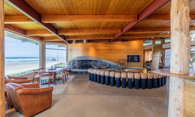 Arch Cape House | The Arch Cape Oceanside Escape: Exclusive Luxury Beach House Breathtaking Views