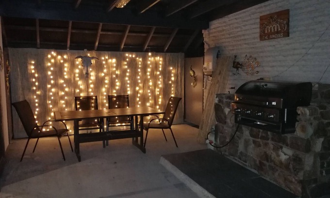 Singleton House | The Arches -Ultimate Upper Hunter Getaway- Large Entertainment Living&Relaxation