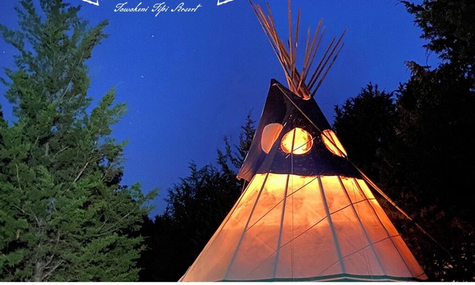 Wills Point Cabin | The Arrowhead Tipi Resort - Many Moons - Nomadic Tipis on Lake Tawakoni