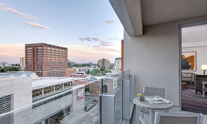 Golden Triangle Hotel | The Art Hotel Denver, Curio Collection by Hilton