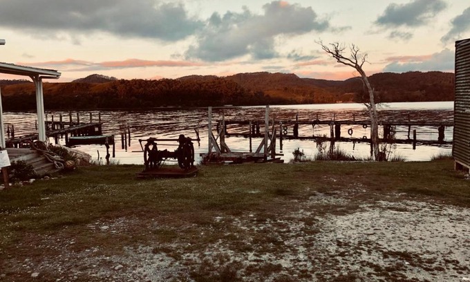 Strahan Bed & Breakfast | The Artists Cottage - absolute waterfront