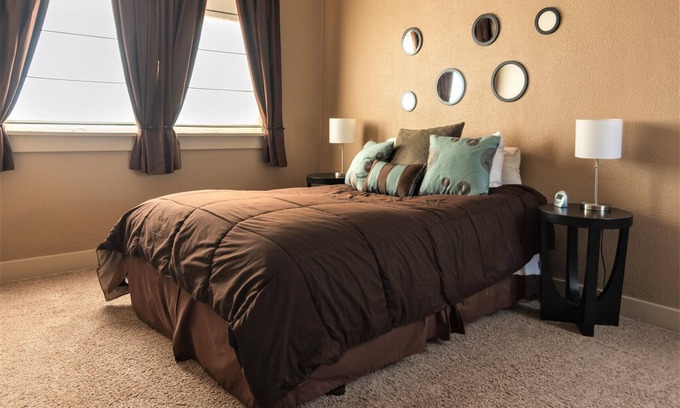 Fairbury Apartment | The Ashford 1BR apartment in historic downtown