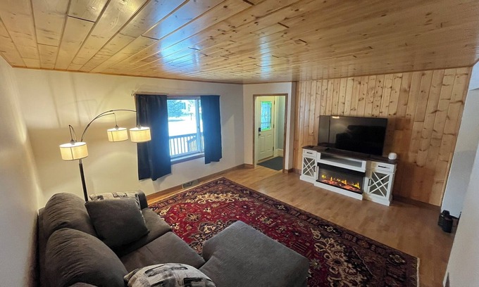 Ashland House | The Ashland Home