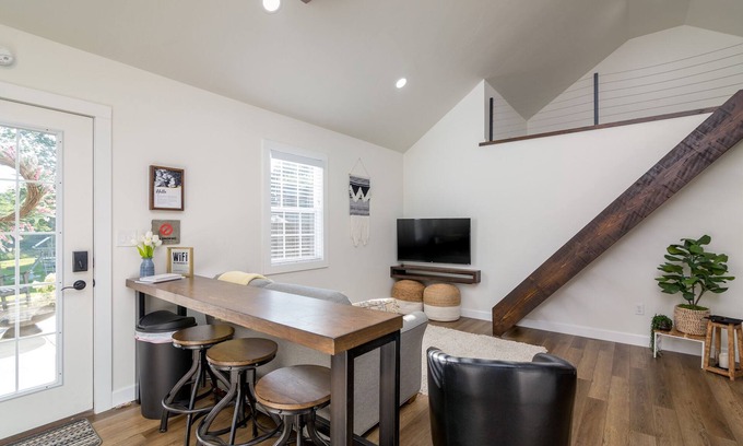Millersburg House | The Aspen . Trailside Lodging