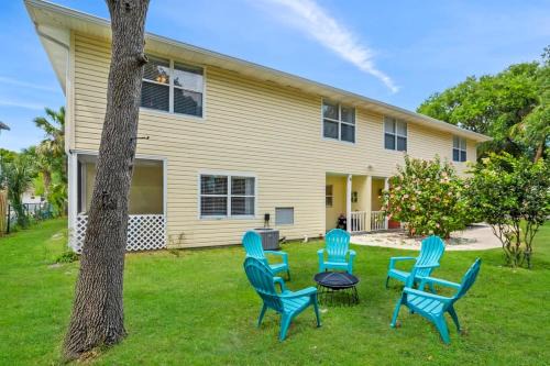 Coquina Gables Apartment | The Atomic Burst 50s Mid Century Apt in the Heart of St Aug Beach Steps to Sand Bites and Drinks