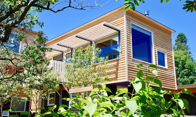 Grand Marais House | The Aurora- Award Winning- Sauna available
