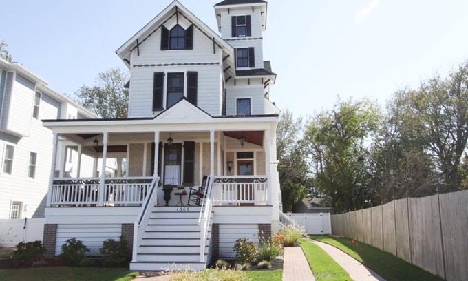 Village Green House | The Avalon House at 1306 Texas Ave