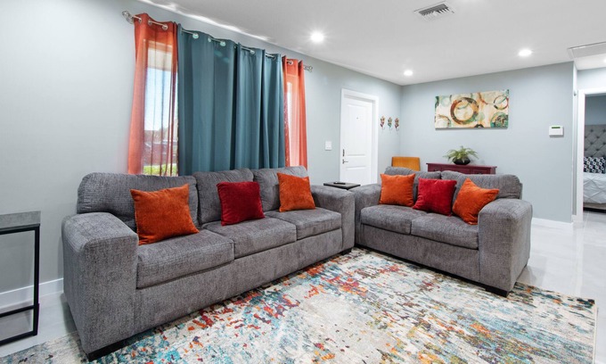 Riviera Beach House | The Ave- Remodeled modern home only 3 miles to Singer Island Beach