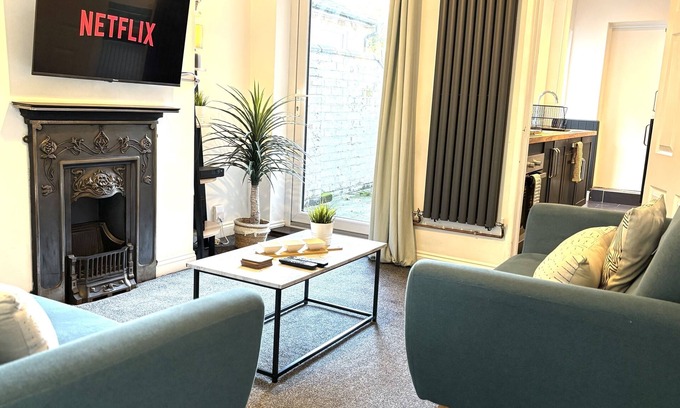 Welford House | The Avenue Townhouse - Entire Villa - Parking