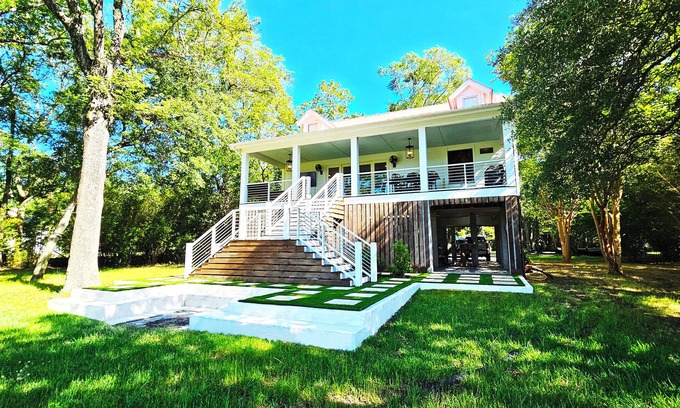 Johns Island Cottage | The Awaysis - Charleston Waterfront 10min to Kiawah beaches 20min to downtown.
