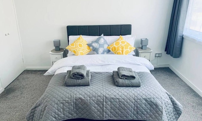Aylesbury Apartment | The Aylesbury Apartment | Contractors & Holidays