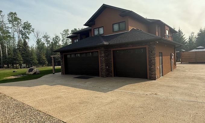 Candle Lake Cottage | The Back Nine House - 4BR Luxury Near Candle Lake Golf
