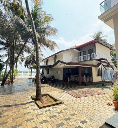 Tonse West Villa | THE BACKWATER HOMESTAYy