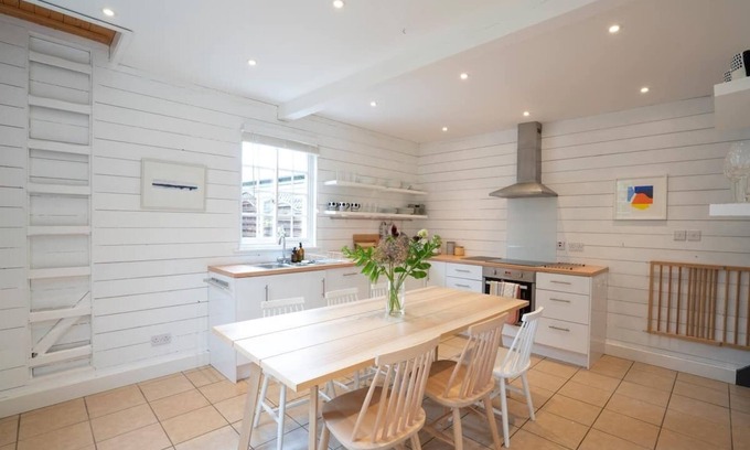 Coggeshall House | The Bakehouse, Coggeshall