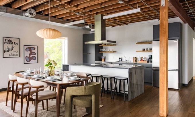 Old Ballard Apartment | The Ballard Loft | Sleeps 8 | Steps to Shops & Dining