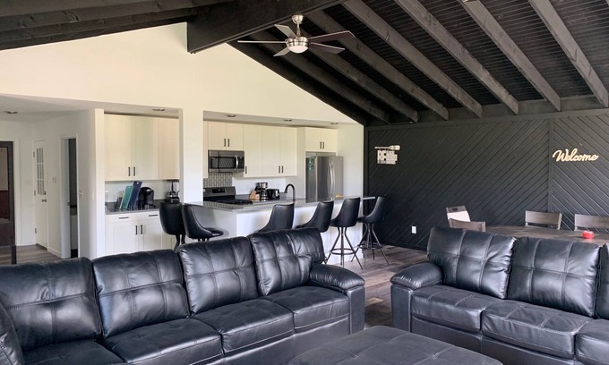 Sandusky Apartment | The Bam Bam Suite Above Bedrock Tavern