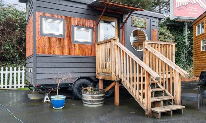 Kerns Hotel | The Bamboo - Custom Tiny Home w/Bamboo Vibe