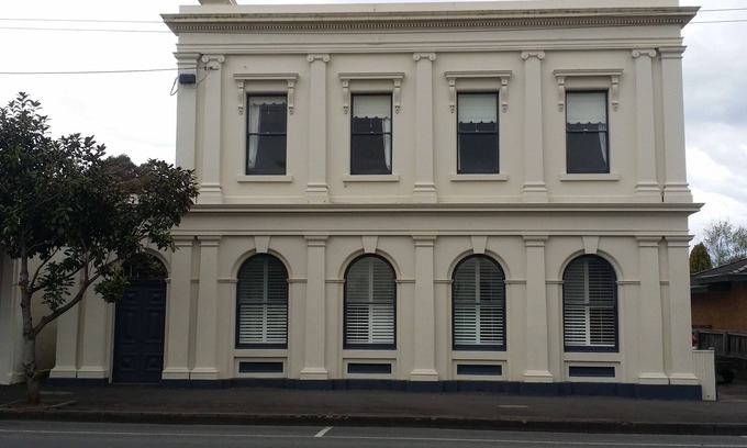 Koroit Apartment | The Bank Koroit - Garden Apartment. Right in the heart of Koroit.