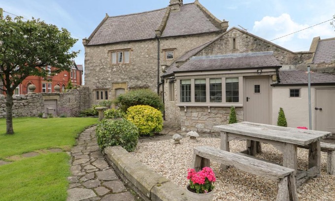 Rhuddlan House | The Banquet House