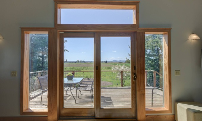 Mount Vernon House | The Barn Apartment at Avon Acres - Amazing View, incredible Sunsets and HOT TUB!