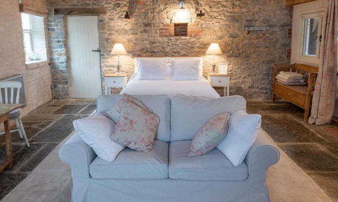 Shepton Mallet Bed & Breakfast | The Barn at Amberwell