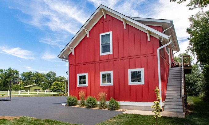 Batesville Apartment | The Barn at Haden near Wineries and C'ville