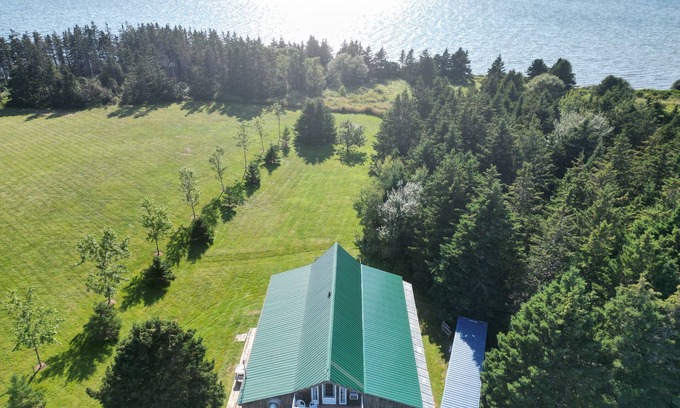 Little Pond Hotel | The Barn at Spry Point