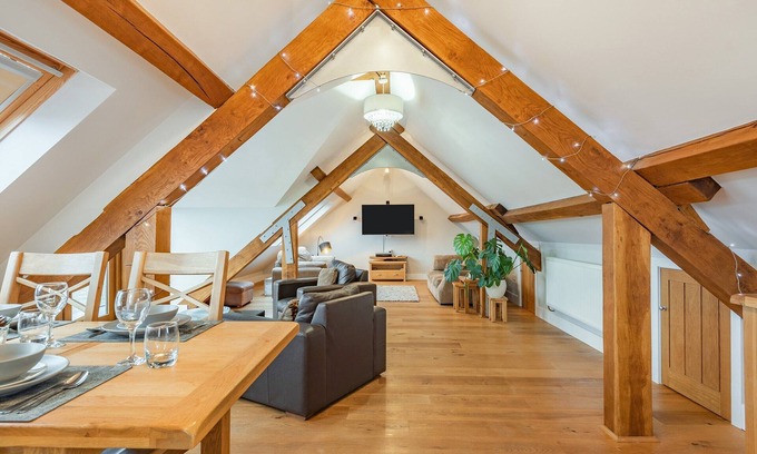 Walcot Cottage | The Barn at Whitefields