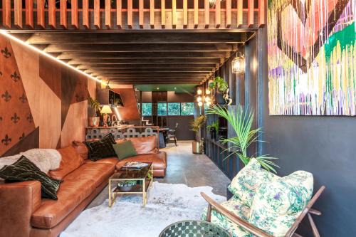 Bowentown Apartment | The Barn, designers dream beach hideaway