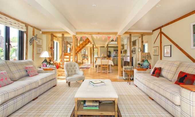 Stodmarsh House | The Barn, Duckpitts Farmhouse, Bramling Canterbury