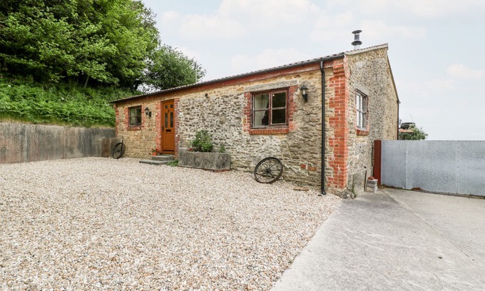North Perrott Cottage | THE BARN, family friendly, character holiday cottage in Chedington