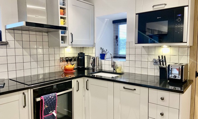 Holmfirth Cottage | The Barn