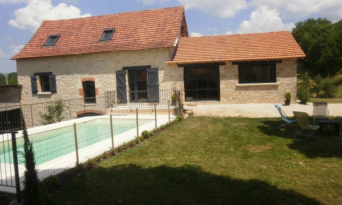 Villeneuve d'Aveyron House | The barn of Mas de Pérou with private pool