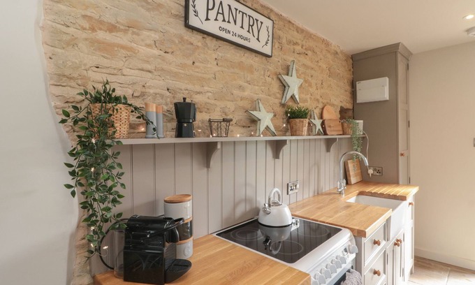 Scawton House | THE BARN, pet friendly, character holiday cottage in Stillington