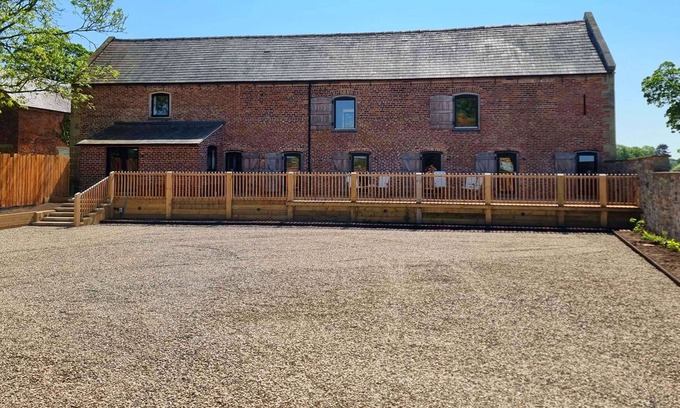 Hendrerwydd House | The Barn - sleeps 12 guests in 6 bedrooms