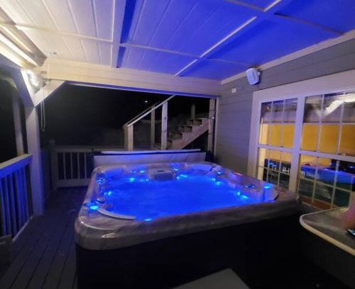 Arley House | The Barnacle House-Close to water Quality Fun!
