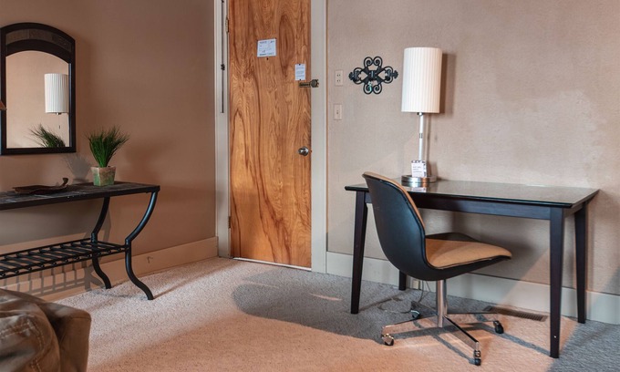 Fairbury Apartment | The Barrington 1BR apartment in historical downtown