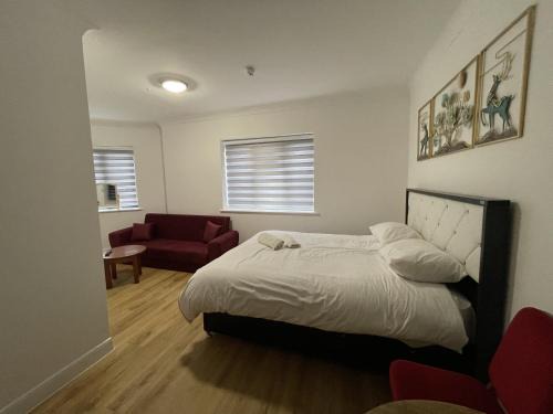 Oakleigh Hotel | The Barrington Hotel