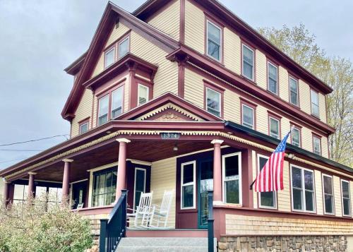 Bartlett House | The Bartlett Village House
