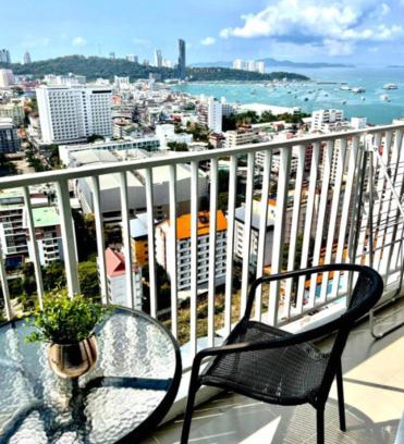 Pattaya Bay Apartment | The Base Central PATTAYA Long Balcony King-Bed with Infinity Pool & Free Netflix