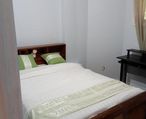 Ledbury - Heron Gate - Ridgemont - Elmwood Bed & Breakfast | The Basement by the side door guest house