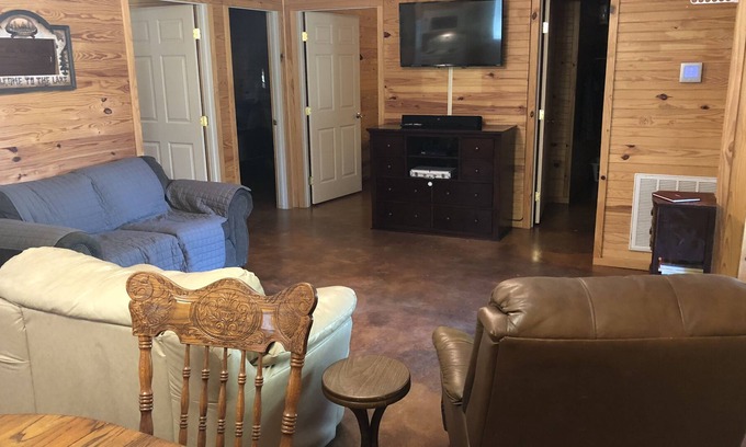 Zavalla House | The Bass Barn - Located Minutes From the Boat Ramp.