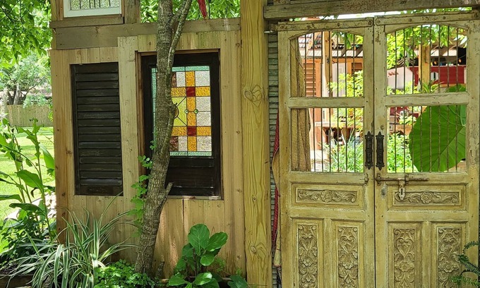 Dickinson Bed & Breakfast | The Bath House, beautiful ZEN garden glamping spot for the nature lovers.