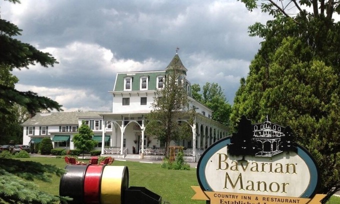 Purling Bed & Breakfast | The Bavarian Manor Hotel