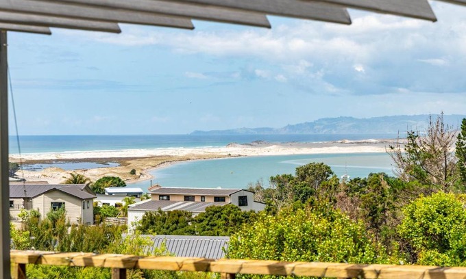 Mangawhai Heads House | The Beach Bach - Mangawhai Heads Holiday Home