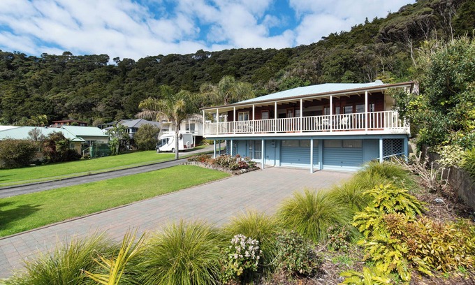 Paihia House | The Beach House - Paihia Holiday Home