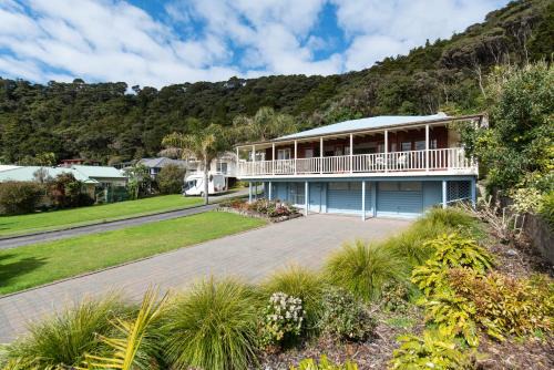 Paihia House | The Beach House - Paihia Holiday Home