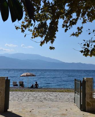Skaloma Villa | The Beach House, Skaloma