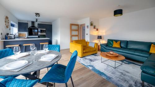 Kinmel Bay House | The Beach House with Balcony North Wales