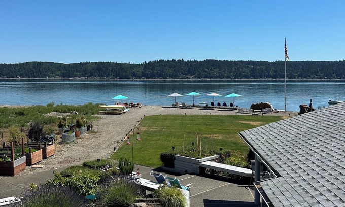 Belfair House | The Beach Loft on the North Shore of the Hood Canal.
